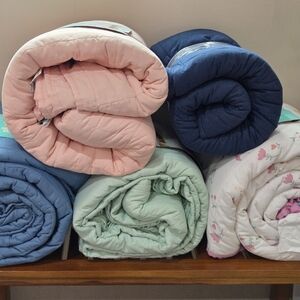 Full/Queen Box Stitch Microfiber Kids' Quilt Pink, Blue, Navy  (New)